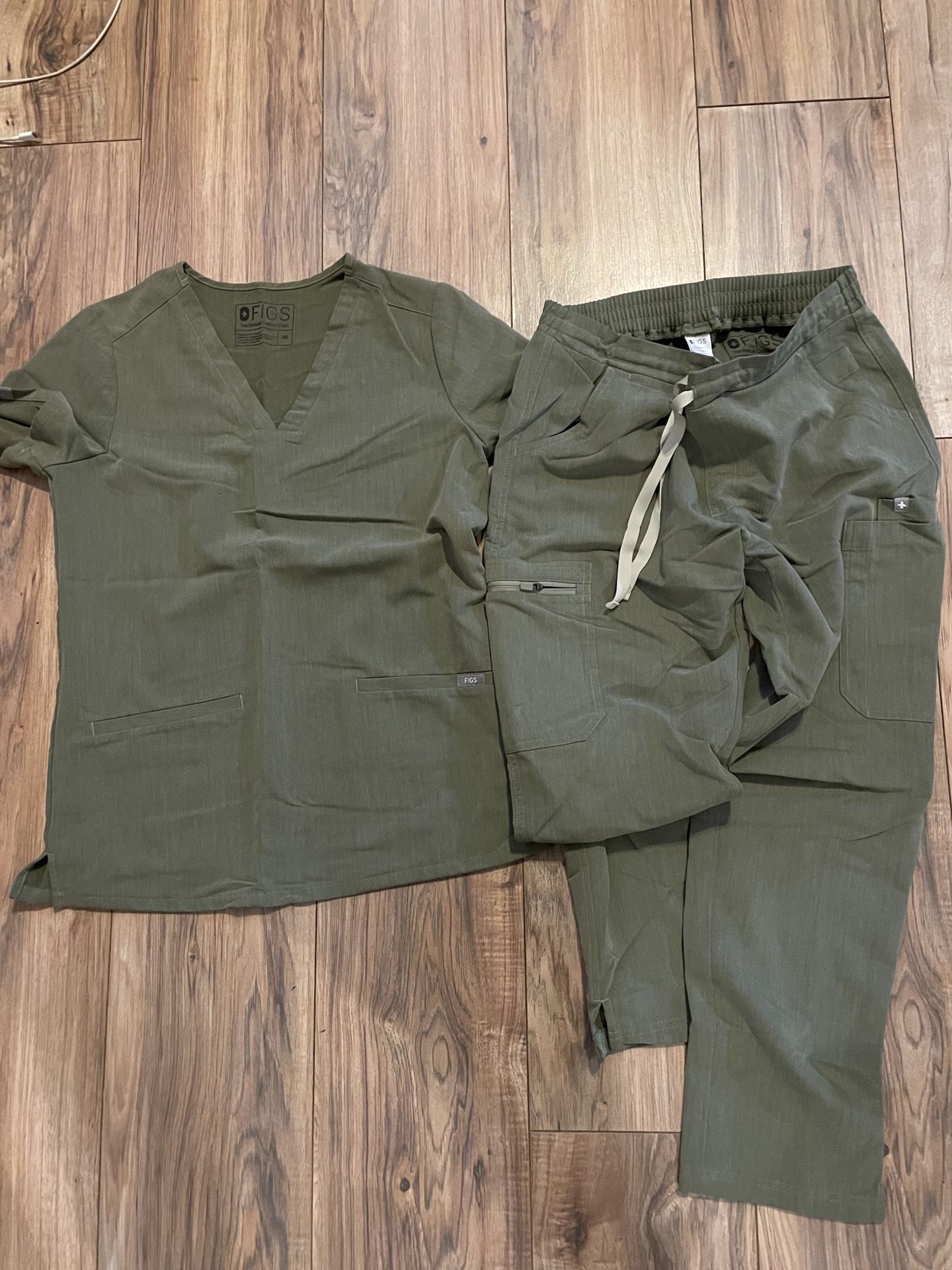 Assorted Figs Scrubs  Size Small And Xs ,  See Photos 