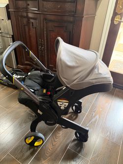Doona Car Seat/Stroller