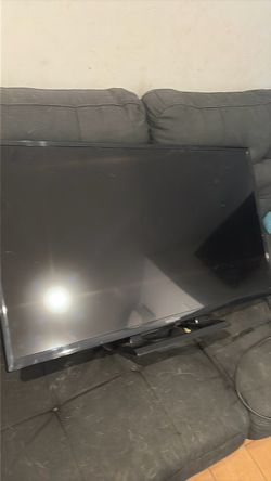 Insignia TV  28”