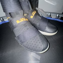 Nike Lebron Soldier 10s (EXCELLENT CONDITION)
