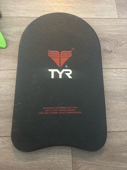 TYR Swimming aid