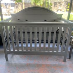 Fisher price Crib With Brand New Matttess