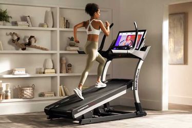 NORDICTRACK COMMERCIAL X32, 40% INCLINE, 32” TOUCHSCREEN