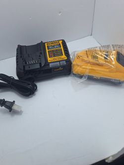 DEWALT 20V 4Ah BATTERY with 12/20v Charger