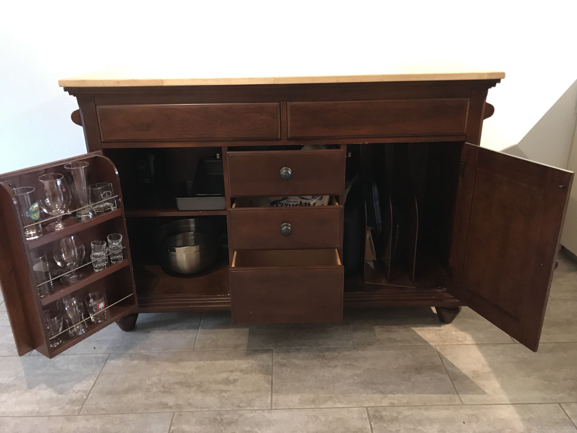 Broyhill | Kitchen Island w/pullout Table