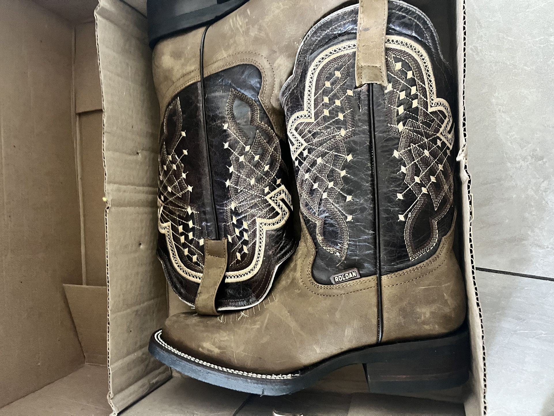 Roldan Boots Size 7.5 In Men