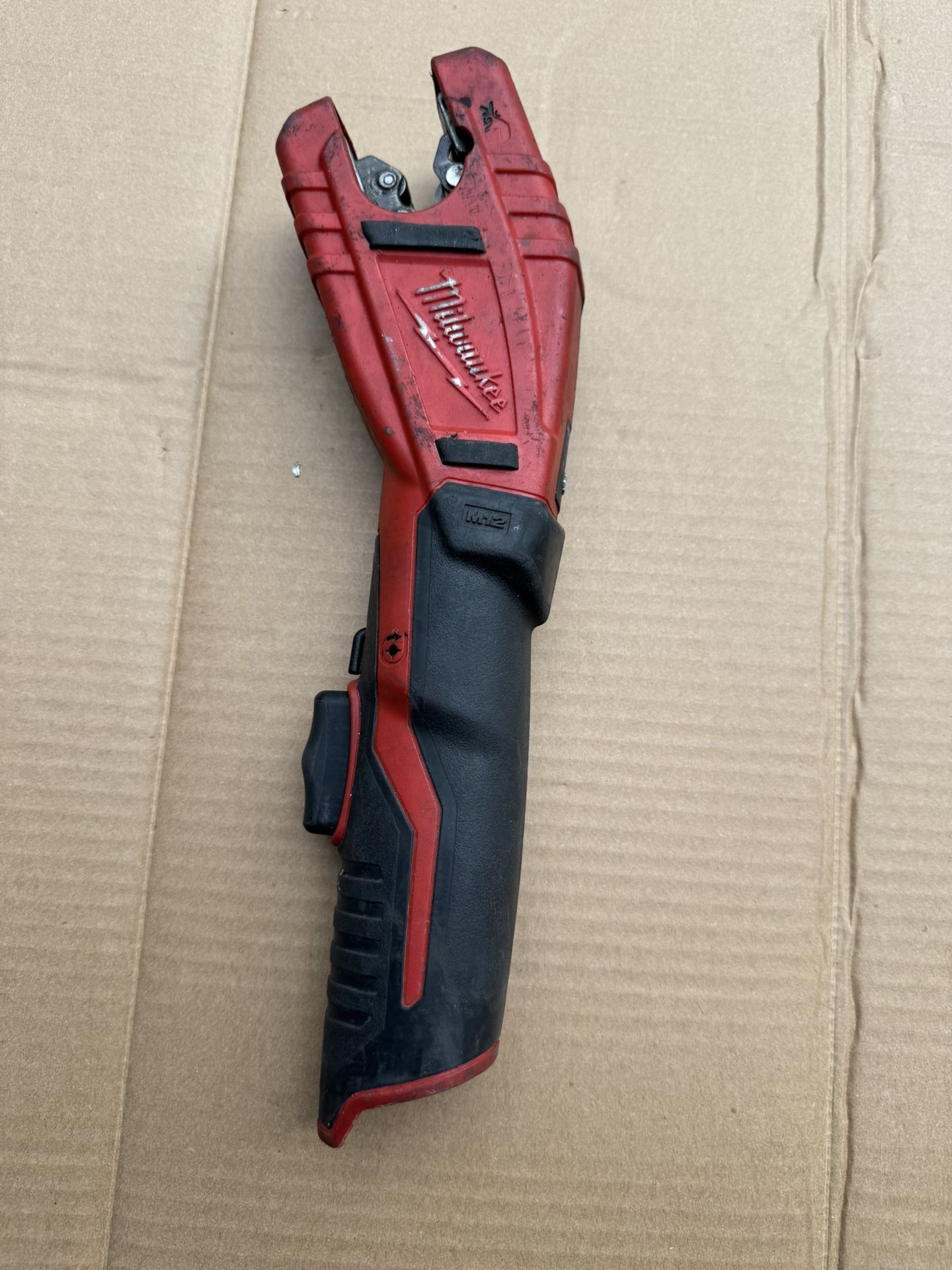 Milwaukee M12 12V Lithium-Ion Cordless Copper Tubing Cutter (Tool-Only)