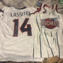 NFL /NBA Jerseys Signed 14 