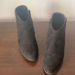 OLD NAVY ANKLE BOOTS BLACK SUEDE LIKE SIZE 7