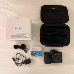 Sony ZV-E10 Vlog Camera + 16-50mm Lens, SmallRig Cage, Case & Extras