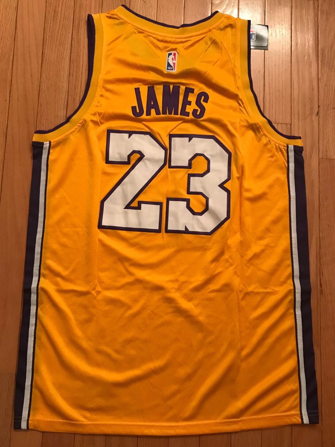 NEW Lebron James LA Lakers jersey size Medium