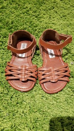 Steve Madden sandals toddler size 9