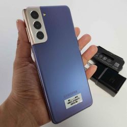 Samsung Galaxy S21, Factory Unlocked,  Excellent Condition.  Like New 