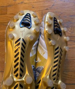 Mizuno cleats size 10