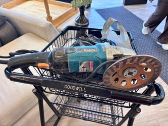 Makita grinder
