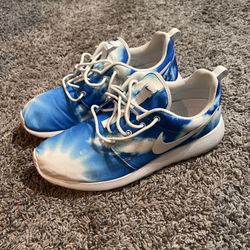Cali Cloud Nike Roshe Run Size 8