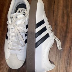 Adidas Court