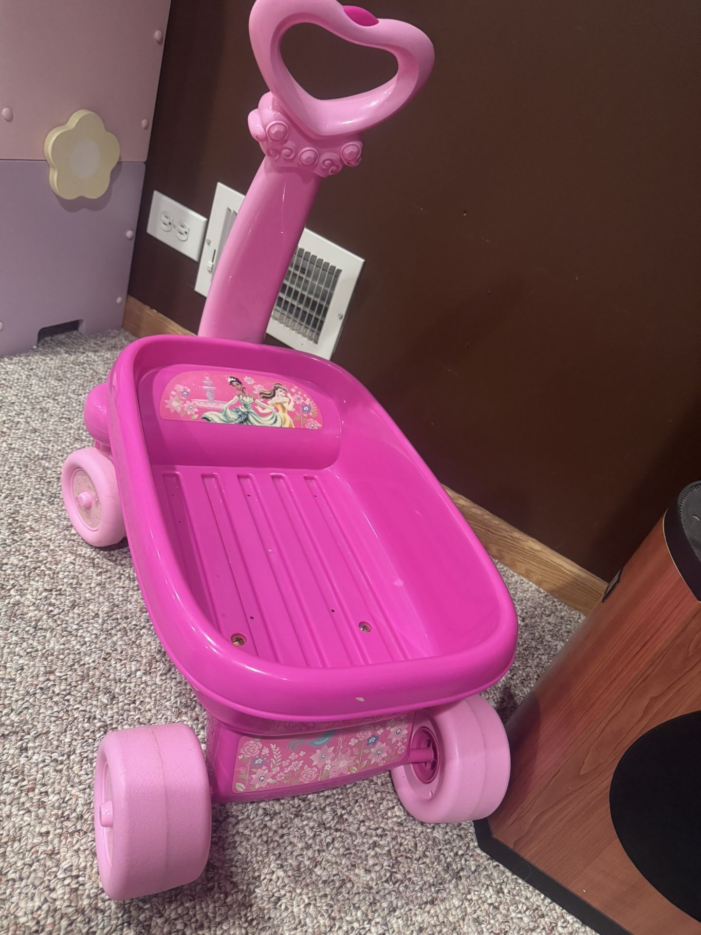 Toy Wagon with musić