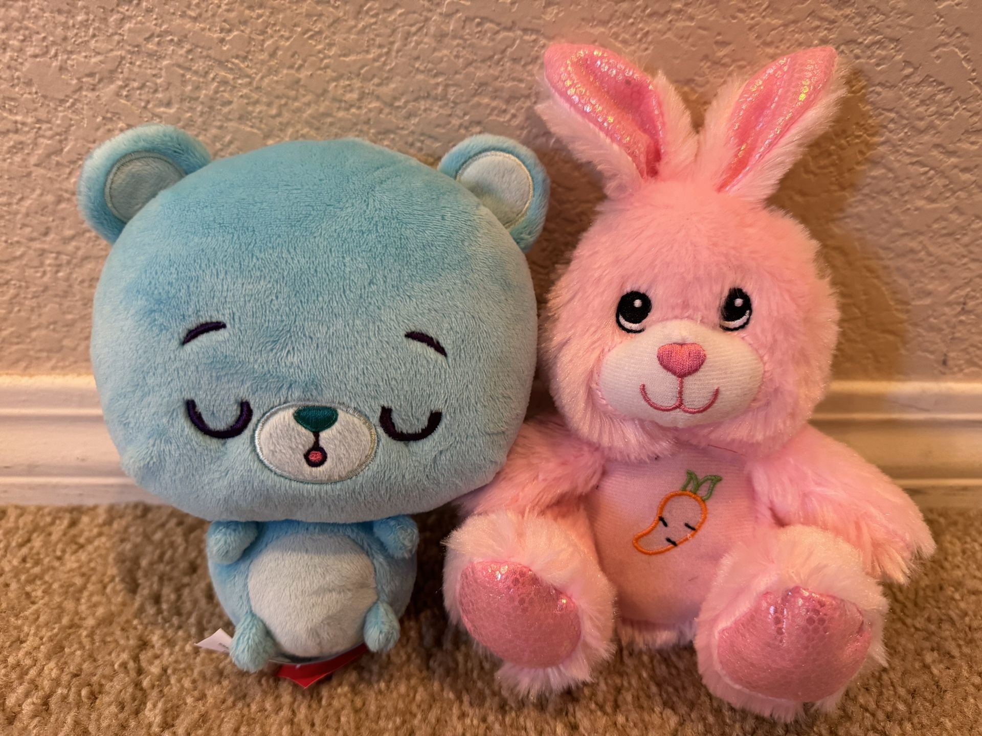 2 Stuffed Animals