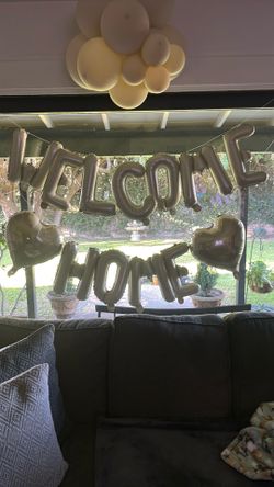 Welcome Home Balloon Garland