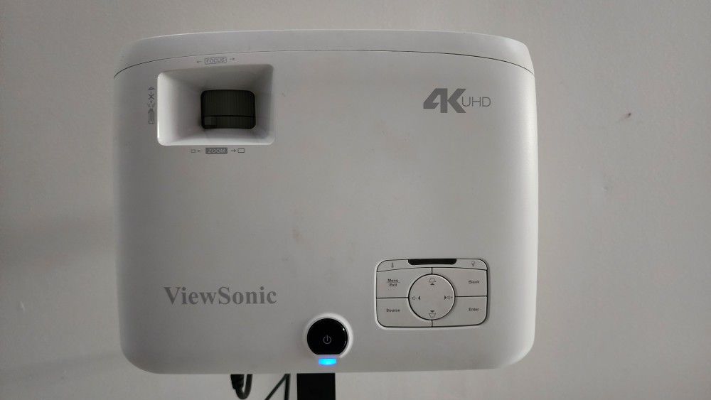 Viewsonic PX-727 4K Projector w/Mount