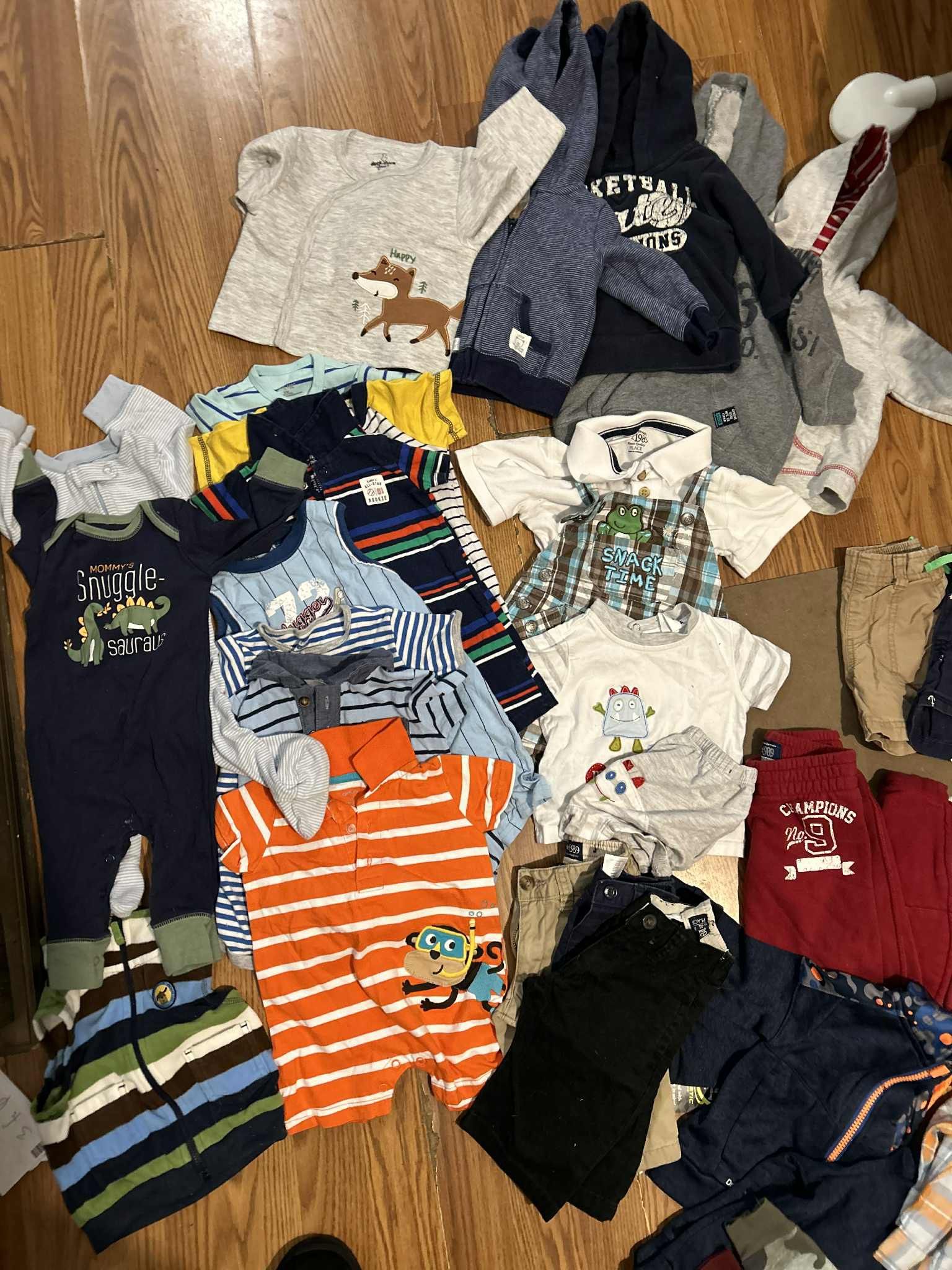 Baby Boy Clothes 6-9 Months Lots Of Name Brand