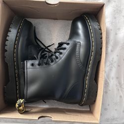 Dr. Martens 