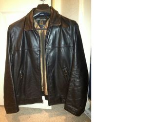 Men’s Leather Jacket Tommy Hilfiger size L for trade or sale