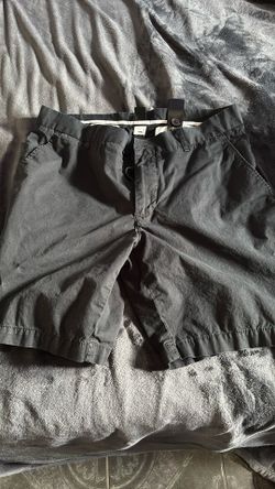 H&M Men’s Knee High Shorts 