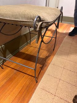Sitting bench- free
