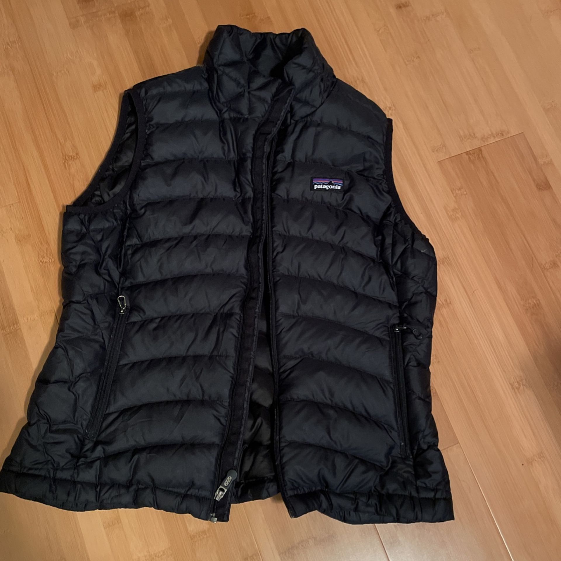 Ladies Black Small Patagonia Vest