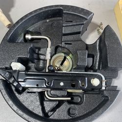 Bmw 5 6 Series 2004-10 Spare Tire Cover & Jack With Wrench Tool Original 