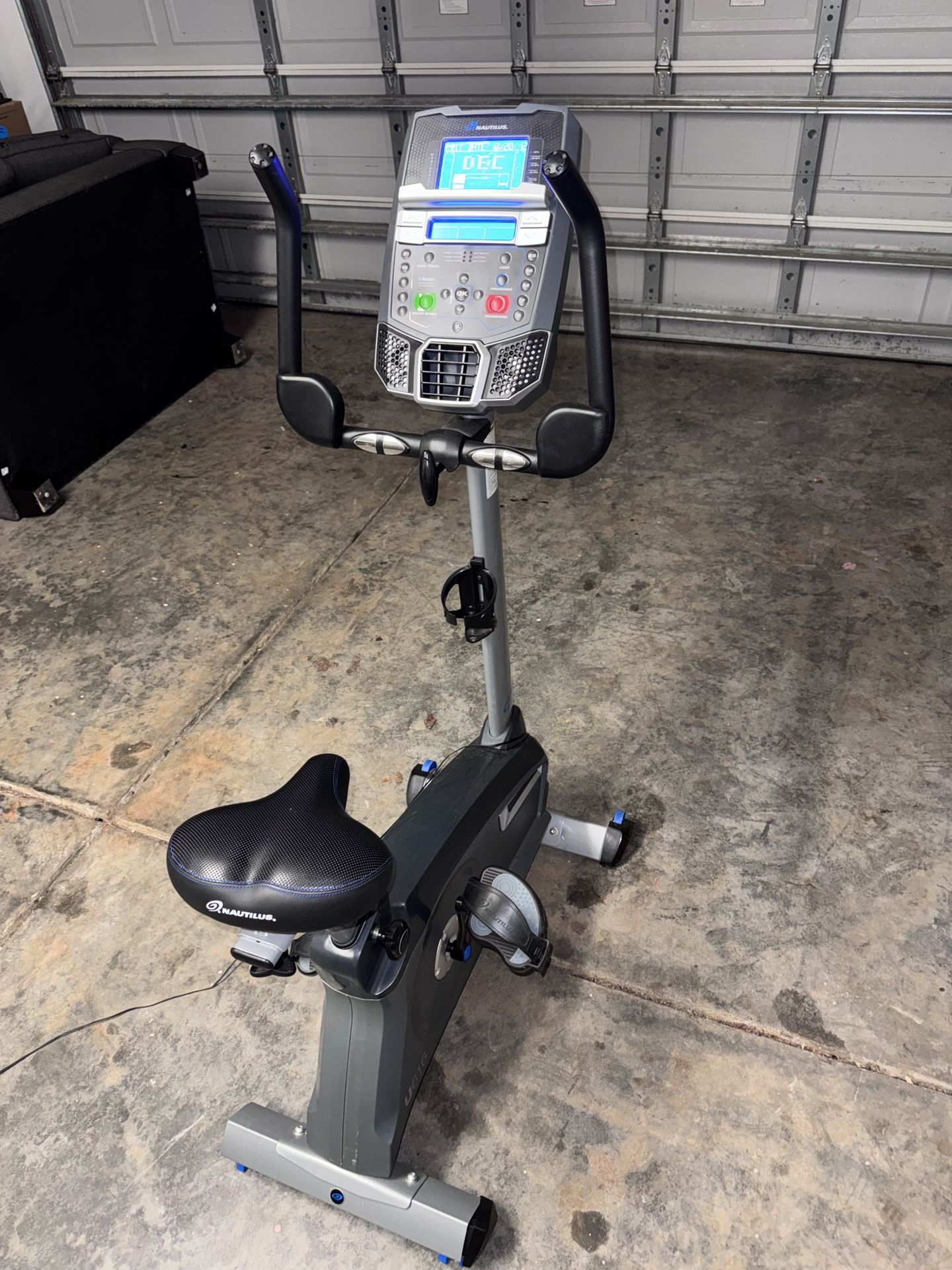 Nautilus U616 Exercise Bike