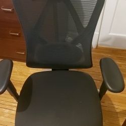 Ergonomic Mesh Chair With Adjustable Arm, Head Rest And Lumbar Support 