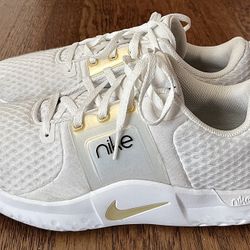 WOMENS NIKE SHOES 