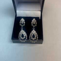 Women’s White Gold Diamond Earrings