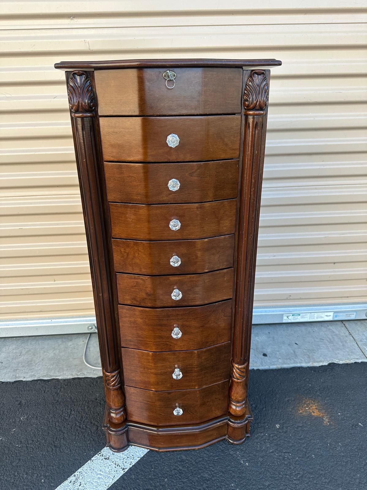 Walnut jewelry armoire with key/ joyero de madera de nuez con llave