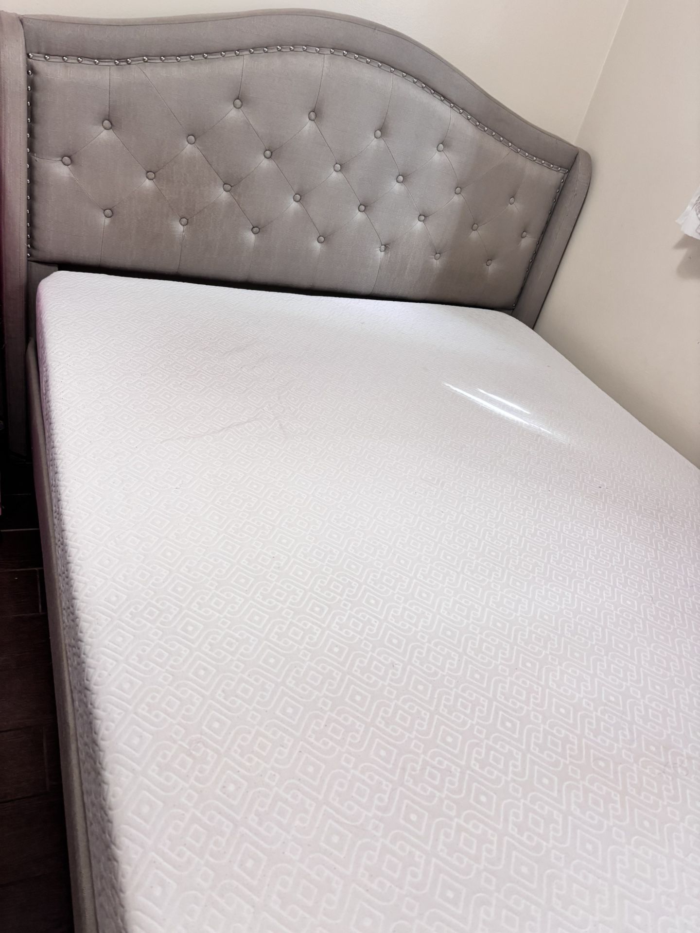 Queen Bed Frame And Mattress 