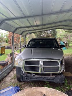 Selling Parts Dodge Dakota 2005 v8 4.7liter