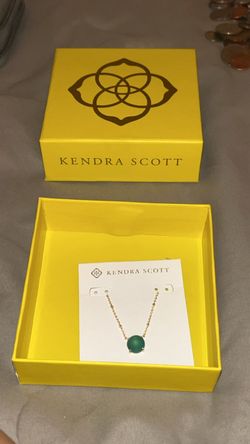 Kendra Scott Pendant Necklace with Box