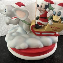 Disney Collectible Figurine Fourth Edition Christmas 1982