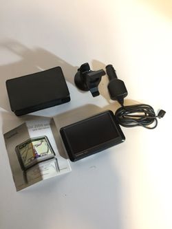 Garmin nüvi 265w GPS Bluetooth. With case, car charger, mount and manual