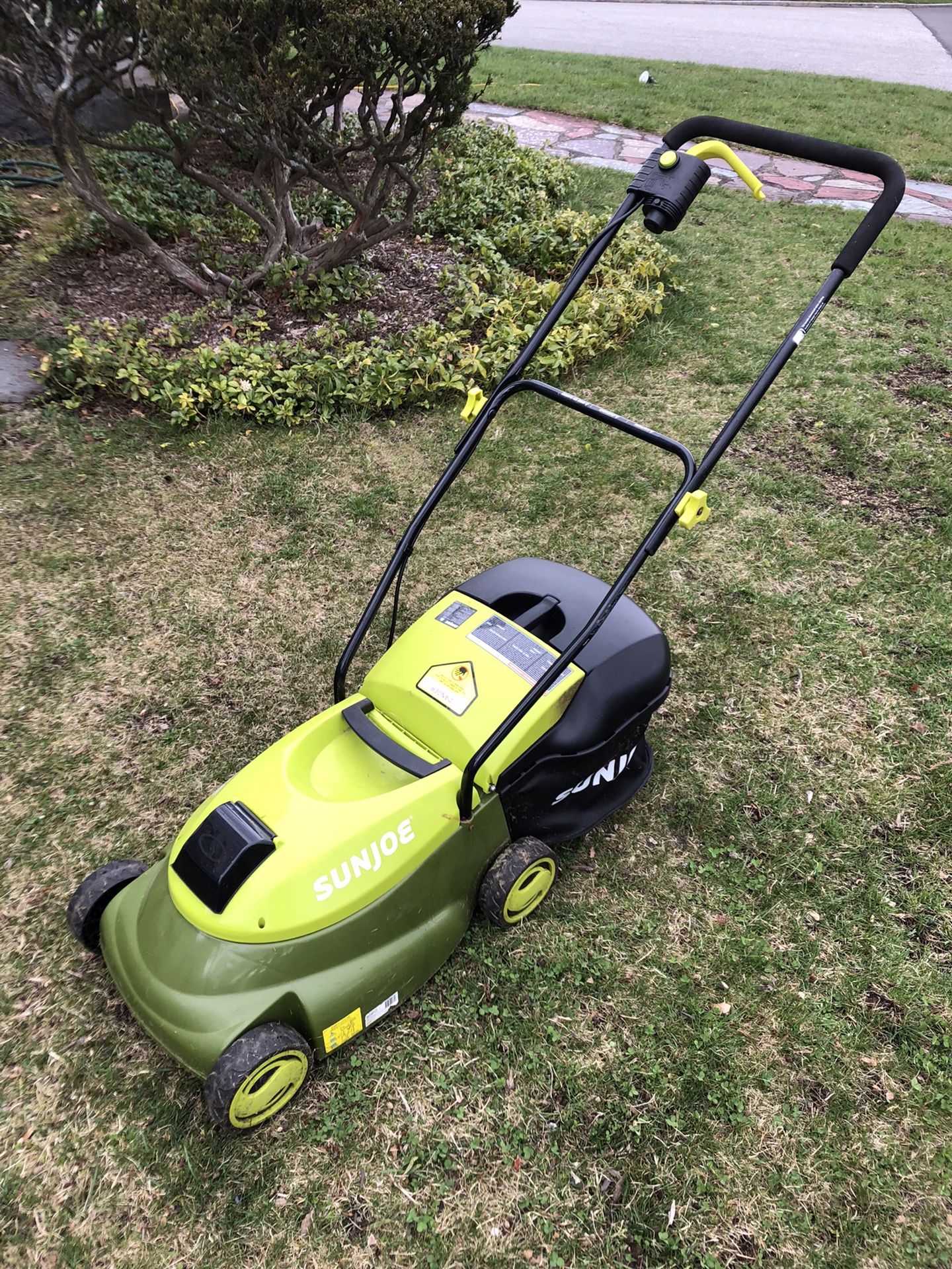 Sun Joe Battery-Powered Electric Mower (Excellent Condition)