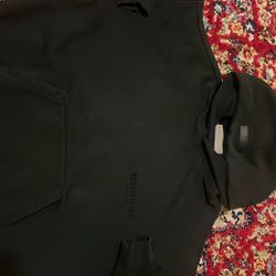 Black Essentials Set