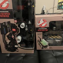 Ghostbusters Proton Pack And Deluxe Ghost Trap 