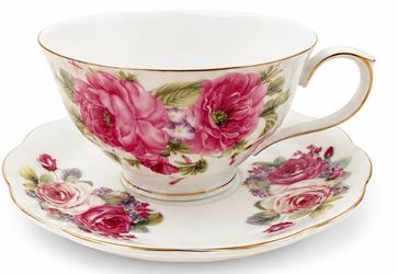 Vintage Floral Tea Cup & Saucer Set – Pink Roses & Gold Trim