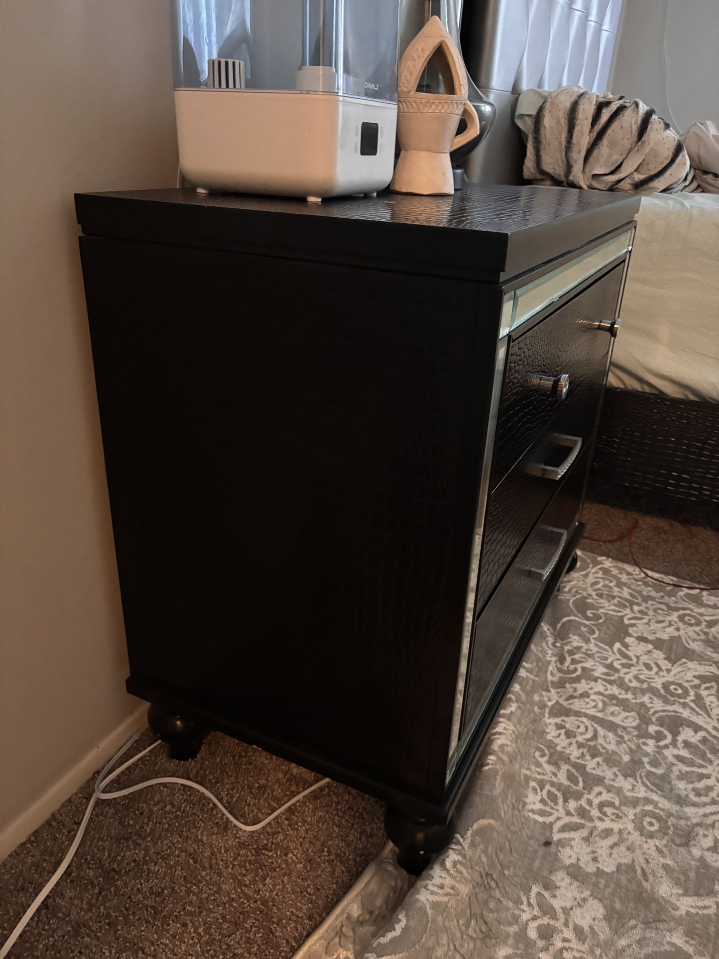 Modern Style Mirror Framed 3-Drawer Nightstand Made With Wood