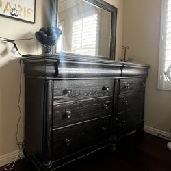 Black Wood Dresser