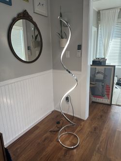 Finesse Decor Spiral LED Modern Floor Lamp – Chrome (66.5”)