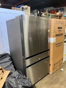 Brand new Samsung Stainless steel French door refrigerator